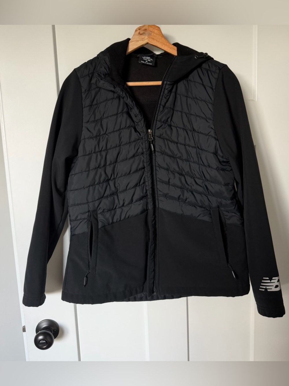 New Balance Women’s Black Hybrid Quilted Puffer Jacket Medium Hooded